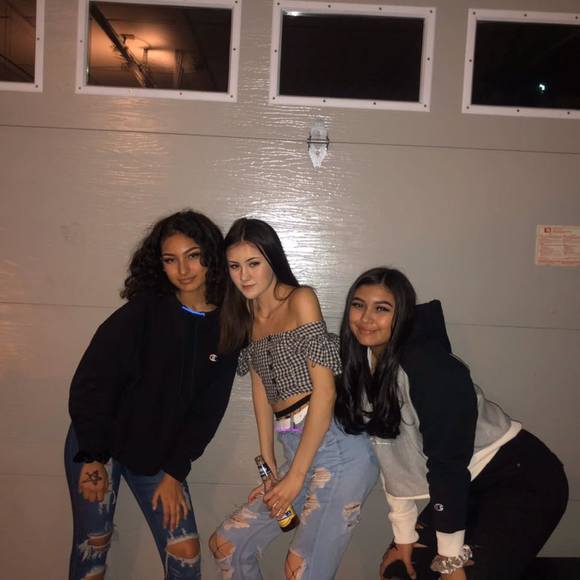 Meet your Posher, Raine - Picture 1 of 1